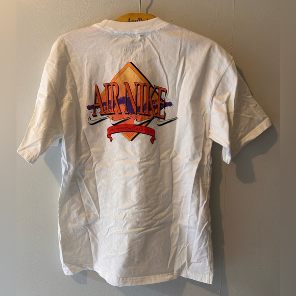 Nike T-Shirt - Picture 2 of 4